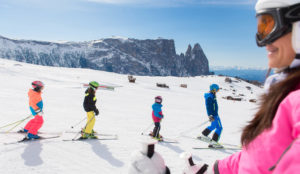 Noleggiare sci per tutta la famiglia Alpe di Siusi